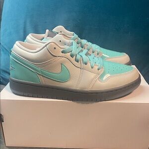 Nike Air Jordan Low in photon dust/grey/blue/aurora green *New*